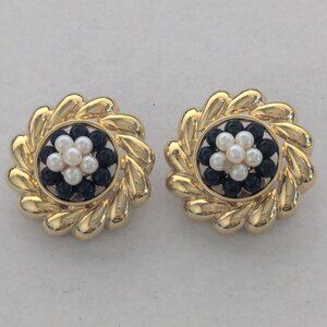 Vintage MARVELLA Gold Tone Faux Seed Pearl Floral Round Clip On Earrings